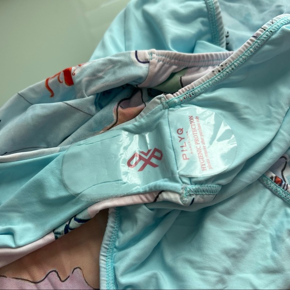 PilyQ Farrah Swimsuit Caribbean Map
Print Blue Size Small S NWOT - Picture 6 of 10